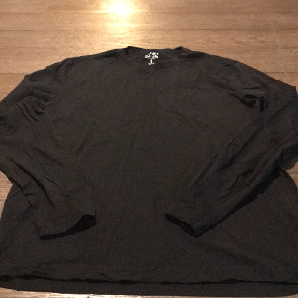 Mans plain black long sleeve shirt